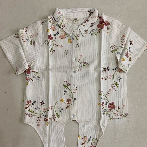 AND Off White Floral Crop Top with Knot (New without tags) Size - S - Picture 6 of 9